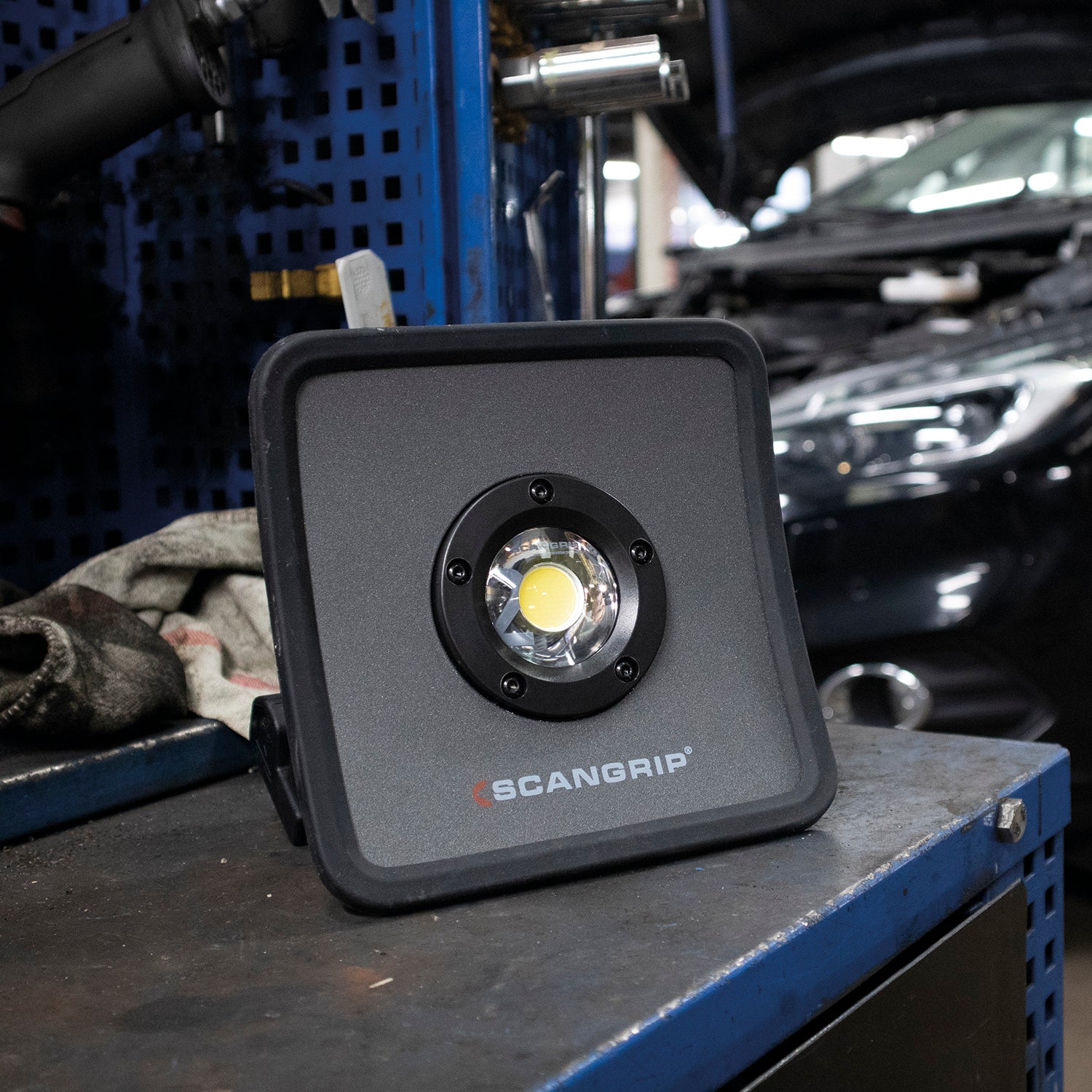 NOVA R | Scangrip - RECHARGEABLE LED FLOODLIGHT WITH DIMMER AND UP TO 2000 LUMEN