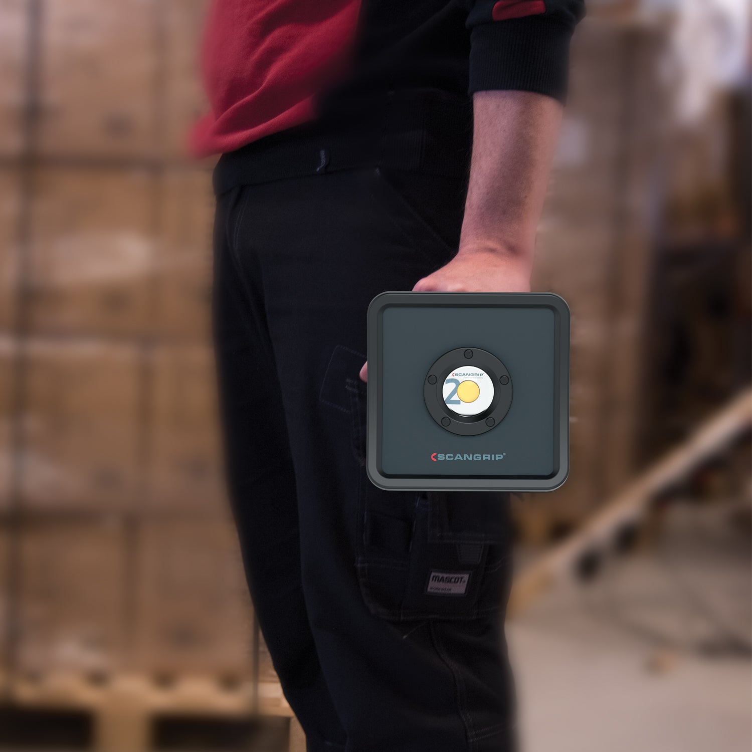 NOVA R | Scangrip - RECHARGEABLE LED FLOODLIGHT WITH DIMMER AND UP TO 2000 LUMEN